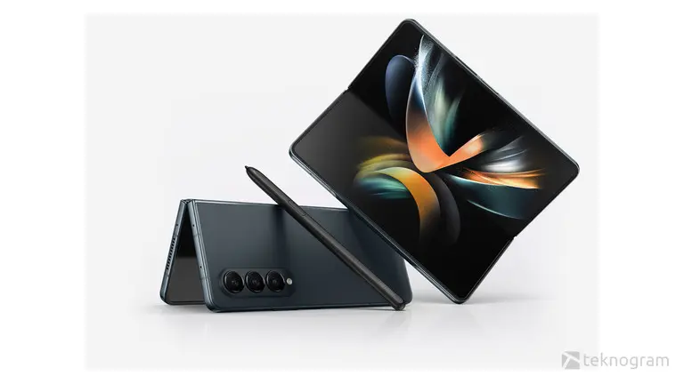 foto samsung galaxy z fold4 bagian depan dan belakang